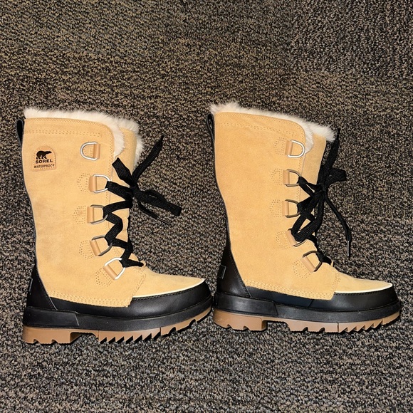 New Tan Sorel boots - Picture 4 of 5